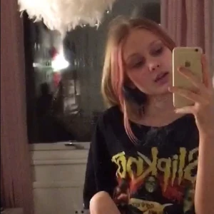 Slipknot t-shirt - En ”Slipknot” med tryck där bak. Den fett snygg:)