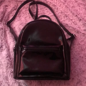 Liten väska - Helt ny väska från h&m