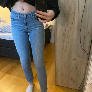 Levis jeans 712 slim - Ny skick då jag inte använt dom för dom är för korta för mig ( är 176 cm) 