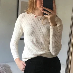 Topp från Nakd - En snygg topp från nakd som passar till allt! ( kan skickas, köpare står för frakt)