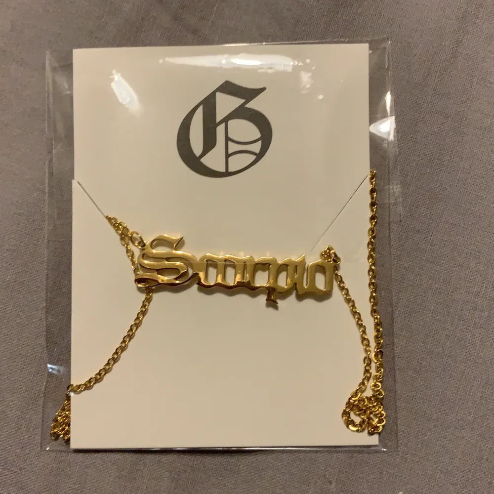Riktigt snyggt halsband i guld (inte äkta) med texten Scorpio ♍️  Säljer helt oanvänt pga att det inte är mitt stjärntecken. Riktigt bra kvalité, 160kr inkl frakt🤩. Accessoarer.