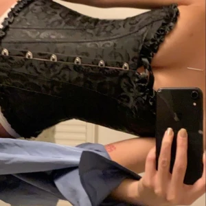 (Vit)Korsett  - 32-34 storlek. Helt ny, fick i julklapp. (Vit) 