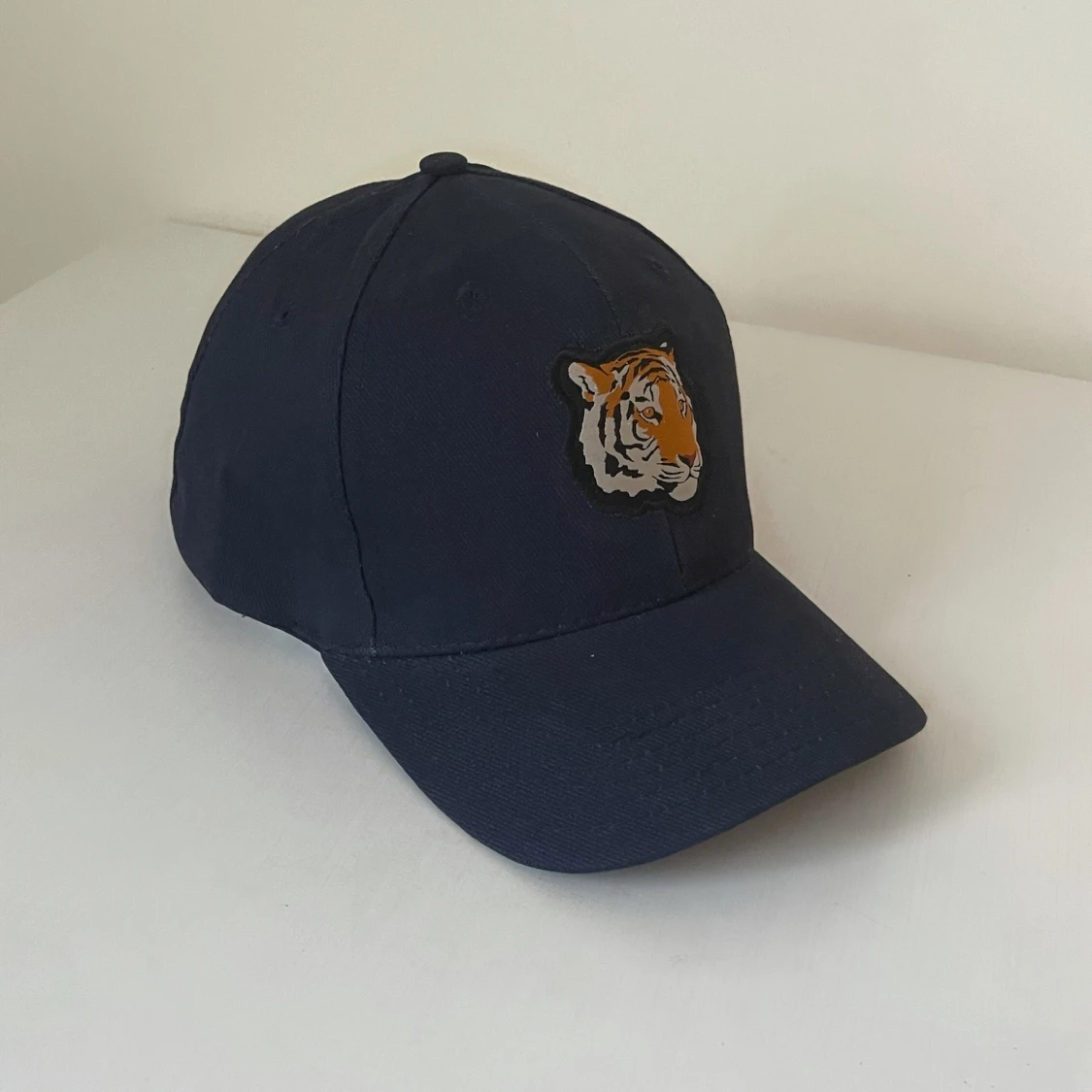 Mörkblå keps  - 90