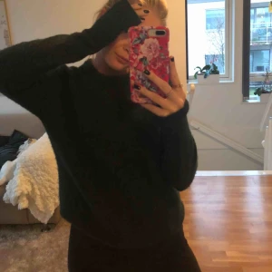  - stickad grön tröja ifrån Bik bok, används för sällan