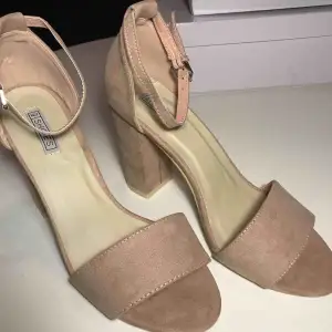 37 EU Block Heel Sandal Dusty Pink