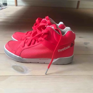  - Riktigt sköna dansskor i storlek 39. Frakt tillkommer🌻