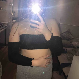  - Svart kort top, perfekt till sommaren🔥🔥