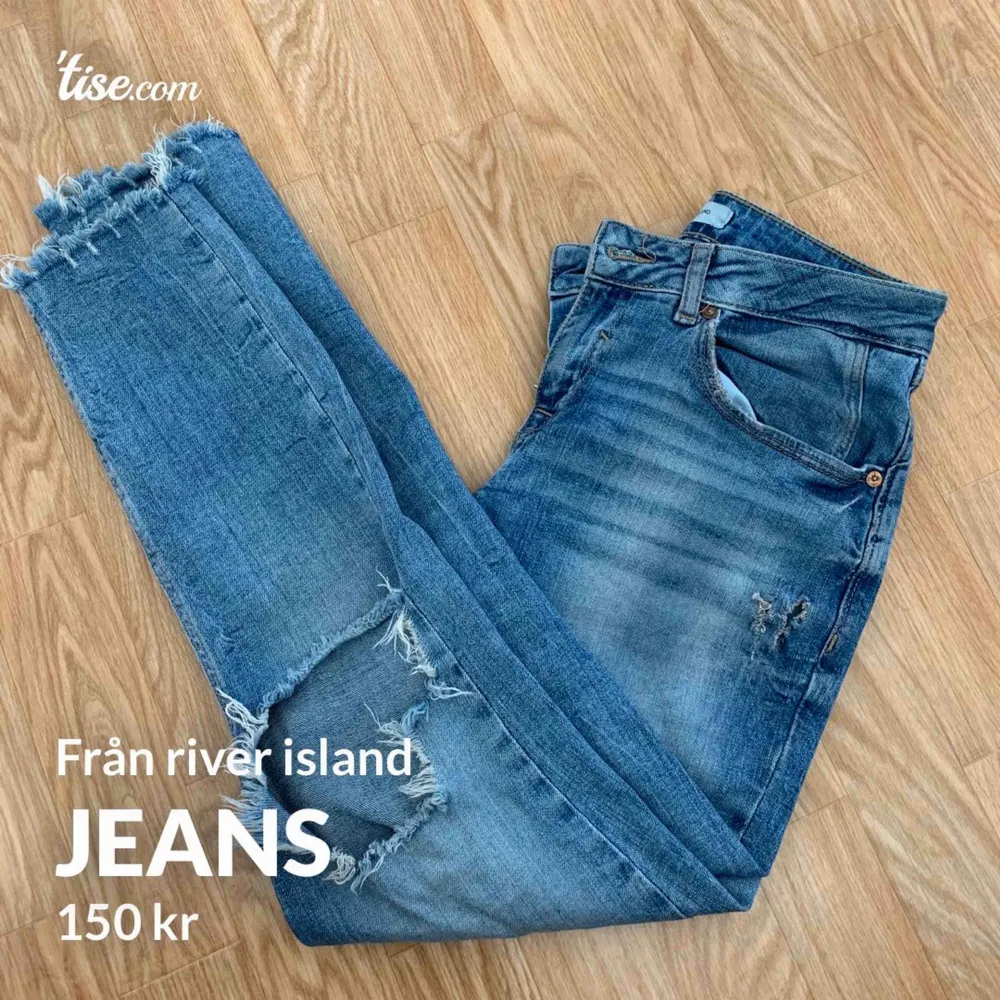 Säljer mina fina jeans från riverisland som jag köpte i London för några år sen! Dom sitter super fint & väldigt har en fin färg. Finns ett litet jack som ni ser på sista bilden men det gör inget🌸 Stl 8  #zara #nike#lv#Jordan #jordans #riverisland . Jeans & Byxor.