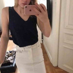  - Mörkblått linne från Vero Moda i storlek S 💓