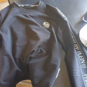 Philip plein  - Säljer min oanvända philip plein tröja!