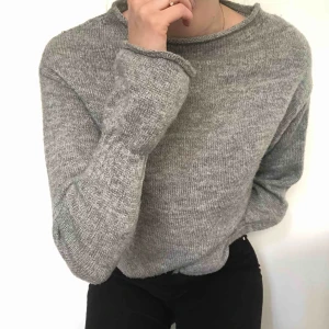 Stickat - Fin grå stickad tröja med vida armar ifrån Ginatricot i storlek XS. Kan mötas upp i Sthlm eller frakta! 
