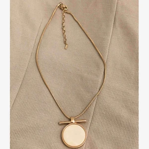  - Helt nytt halsband från pilgrim. Fri frakt 