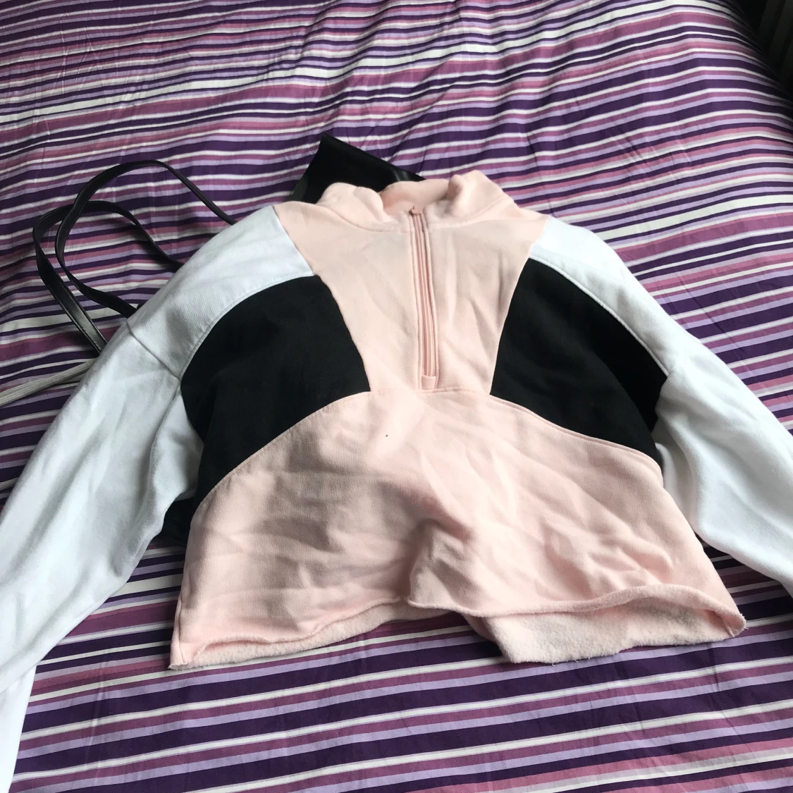 Jätte fin tröja från hollister!