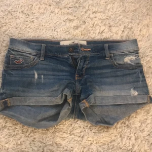 Hollister shorts - Ett par superfina hollistershorts, som tyvärr blivit försmå. Storlek W24 