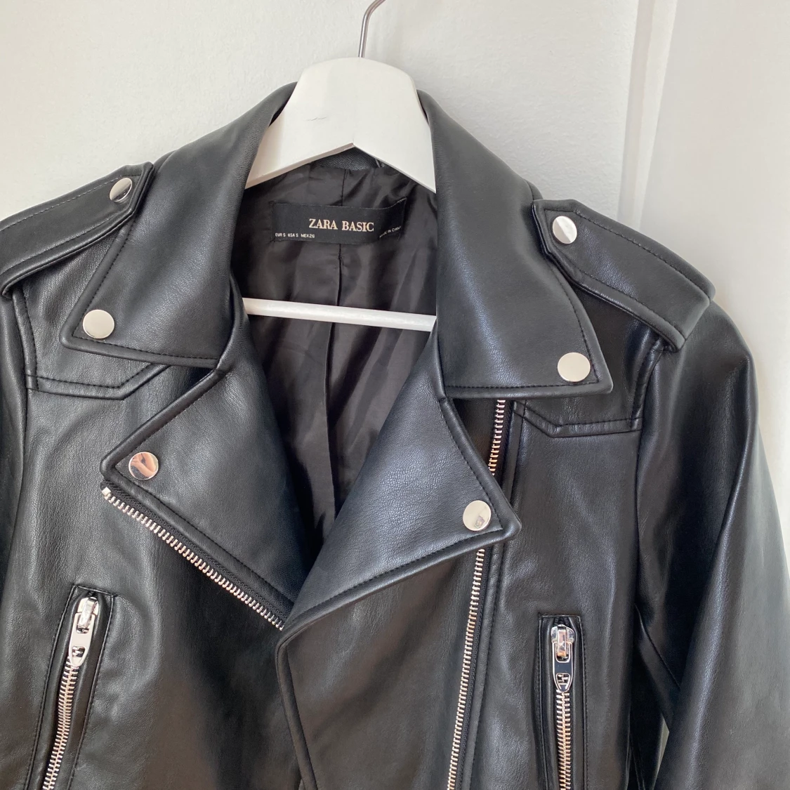 Z A R A SKINN JACKA  - 90