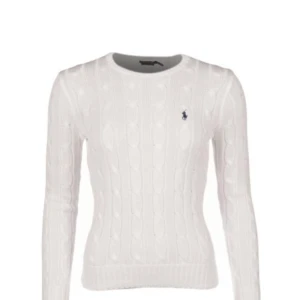 Ralph lauren kabelstickad vit  - Säljer pågrund av att den inte kommer till användning. 