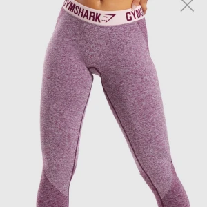 Gymshark xs - INTRESSEKOLL! Är det någon som är intresserad av att köpa ett par gymshark tights köpta för ca ett år sedan. Tycker inte riktigt att dom passar mig så säljer vidare. Skriv vid intresse