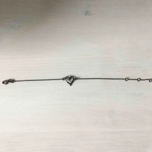  - Sött armband, används tyvärr inte längre :( Kan mötas upp eller frakta, frakt tillkommer då🎀