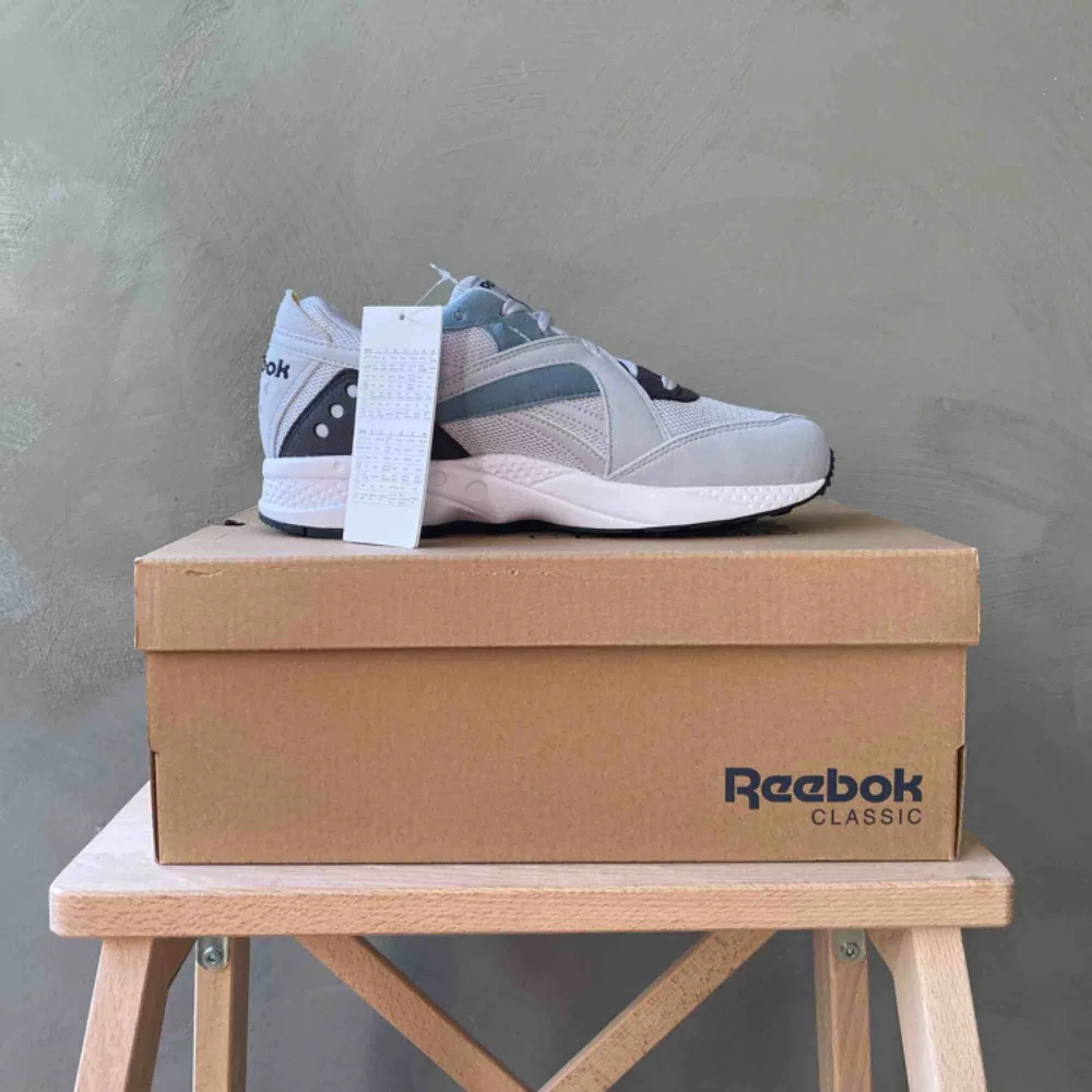 Nya sneakers i modellen Pyro Classic från Reebok. Frakt betalas av köparen 📦 tar swish 💕. Skor.