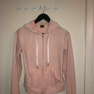  - Helt ny hoodie tröja från ginatricot 