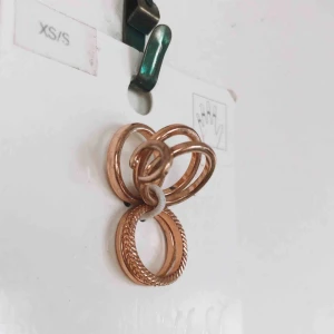 Ringar - Oanvända ringar i roseguld.💖 Superfina, men har aldrig kommit till användning. Köpare står för frakt💖Betalning sker ENDAST med SWISH! TRYCK INTE KÖP NU!
