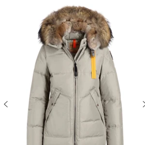  - Säljer min Parajumper long bear Storlek:s Köpt för:10 000 Köpt föra året 