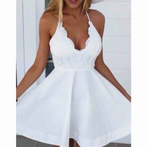  - Klänning från DM. Aldrig använd. Köpt för 799kr. Köparen står för frakt. 