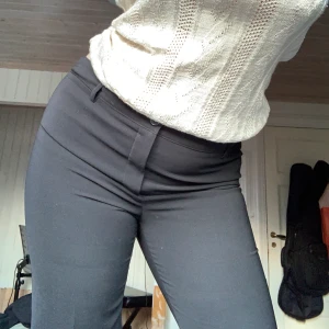 Garry Weber kostymbyxor strl 42! - Perfekt skick. Storlek 42. Passar längd 155cm-170cm. Fri frakt!