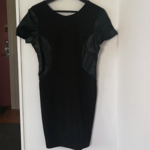 Zara dress - Dress with faux leather patches, never worn medium. Size. Short sleeves 85cm long