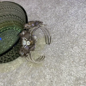 Armband - Köpare står för frak