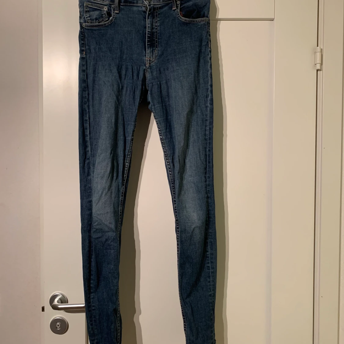 Mörkblåa skinny jeans