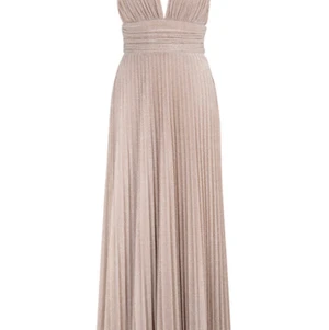 Balklänning Lovisa Barkman X Bubbelroom - Säljer denna fina balklänningen från bubbelroom. Väldigt bra skick då den endast är använd en gång! Storlek 36/S