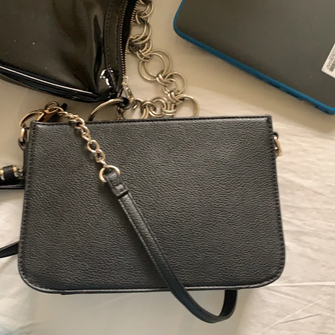 Väska från guess!! - 91