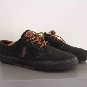  - Ralph Lauren sneakers storlek 43. 