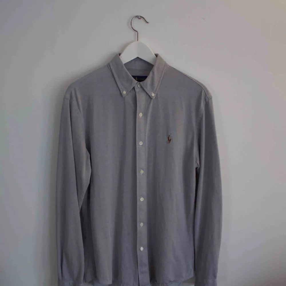 Polo Ralph Lauren skjorta i storlek L fint skick. Nypris 1200kr. Skjortor.