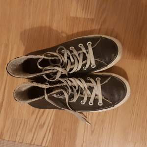 Converse vinterskor. Väldigt varma och sköna med fin passform. 