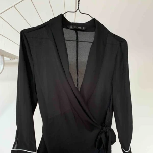  - Blus från Zara