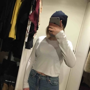  - Vit croppad tröja från zara