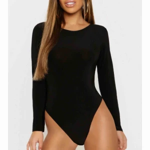  - Helt ny bodysuit från boohoo från ”petite” kollektionen. Etiketten är fortfarande på.