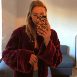  - Skit cool jacka från Nakd! Köpt för två pr sedan men alllldrig använt den. Snygg öppen lik som stängd! Frakt står köparen för👍🏼👍🏼