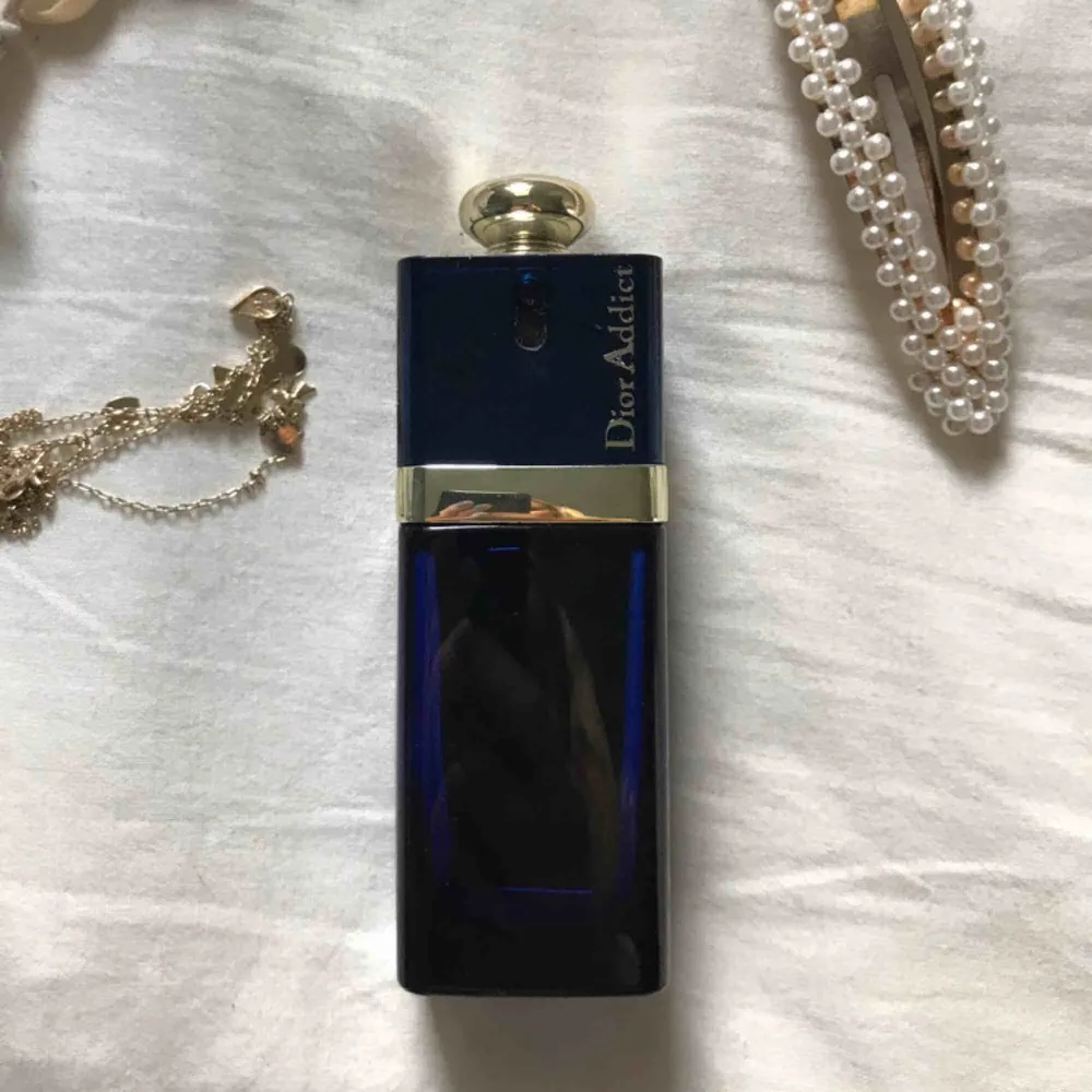 Asnaaajs parfym från Christian Dior! Mer än halva kvar. Doftar sött och gott. Accessoarer.