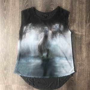 Häst - Magisk T-shirt med springandes hästar i vattnet🌊🌊🌊🐎🐎