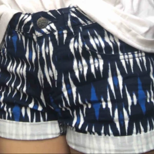  - jeans shorts använda 1 gång 