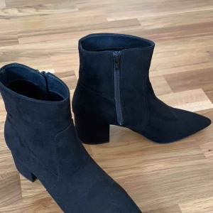  - Helt nya skor från märket Bianco. Säljer pga för små för mig.