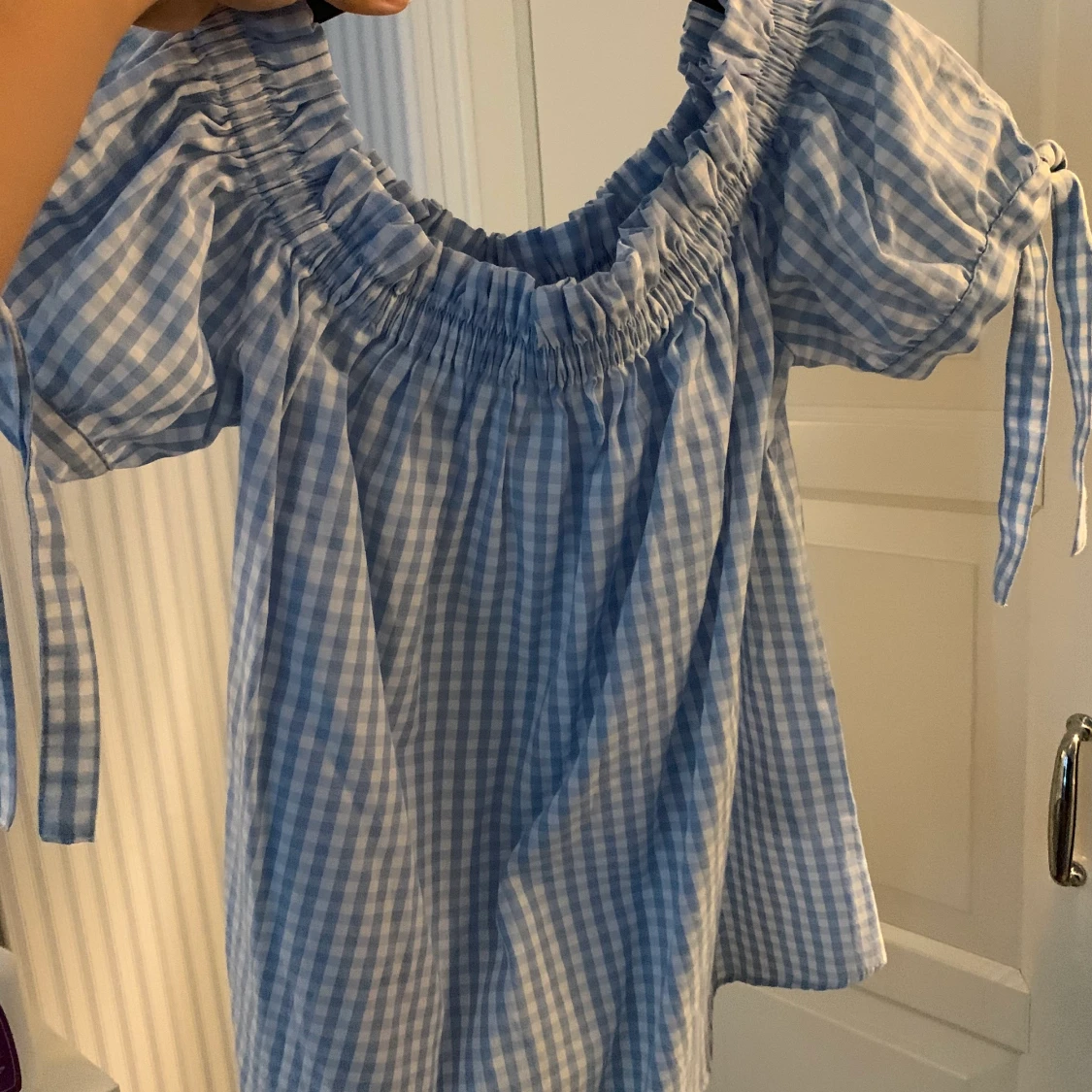 Off-shoulder blus från Hm.  - 90