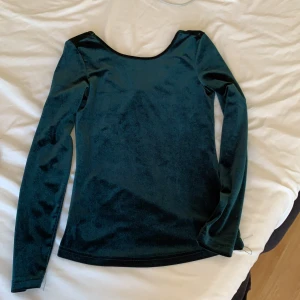 Glans  - Ny skick  Uring back till