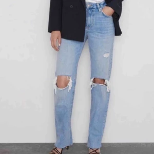  - Slutsålda zara jeans, nypris 550kr