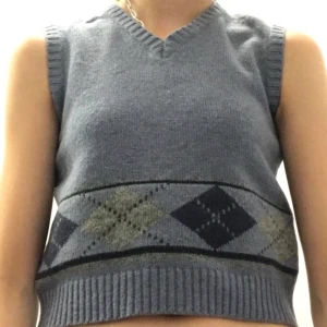 Supergullig väst - Blå stickad väst från mayoral. Supergullig :) 