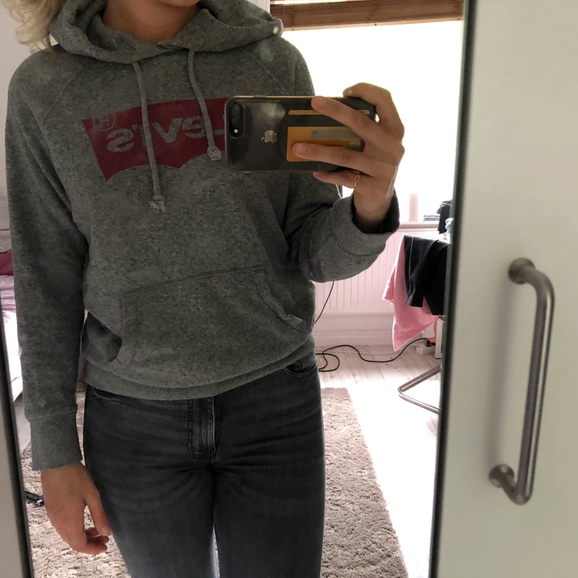 Grå Levi’s hoodie 