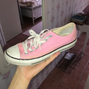 Converse likande skor  - Hela och fina, skick ses på bilden 
